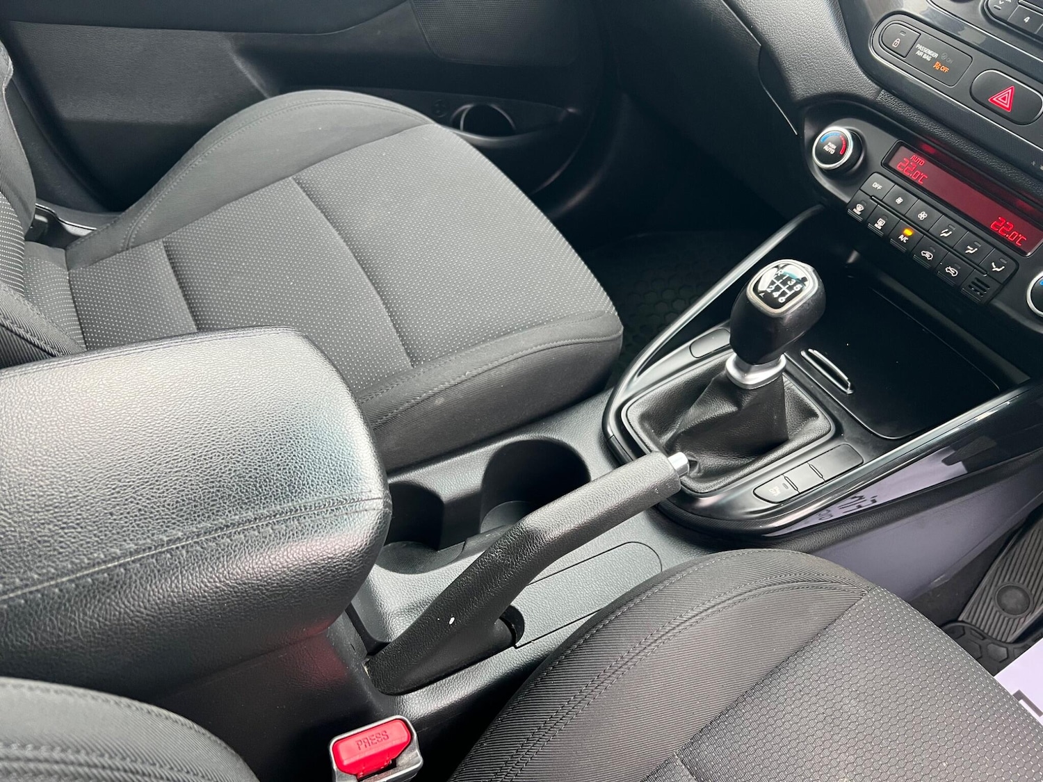 Used Kia Carens 2014 for sale - 77645711: Photo 47