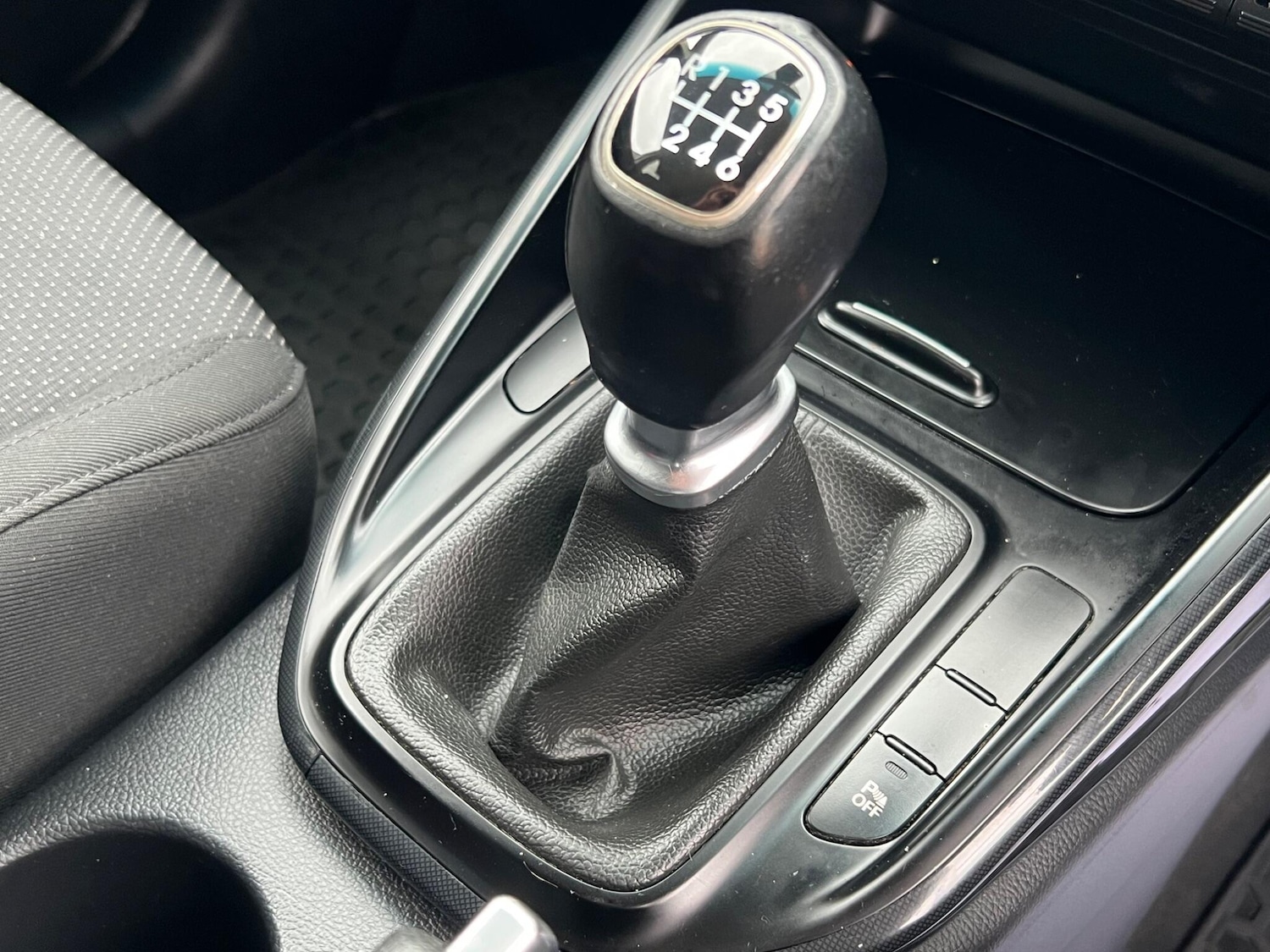 Used Kia Carens 2014 for sale - 77645711: Photo 50