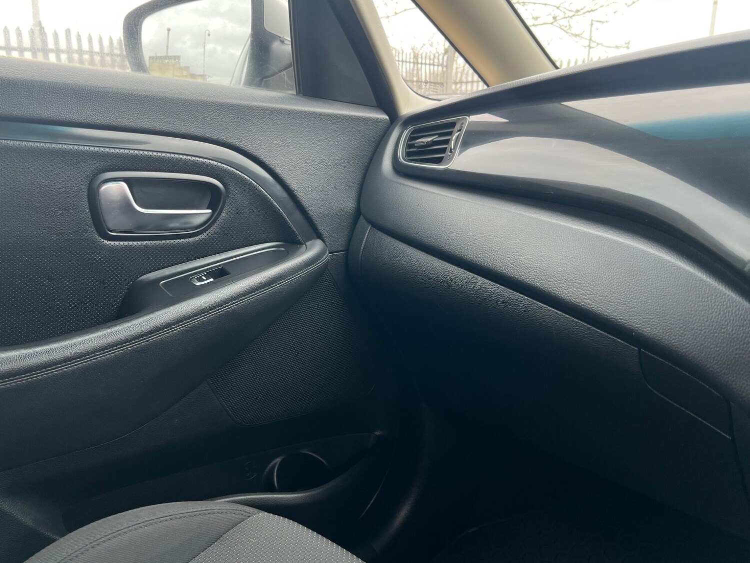 Used Kia Carens 2014 for sale - 77645711: Photo 56