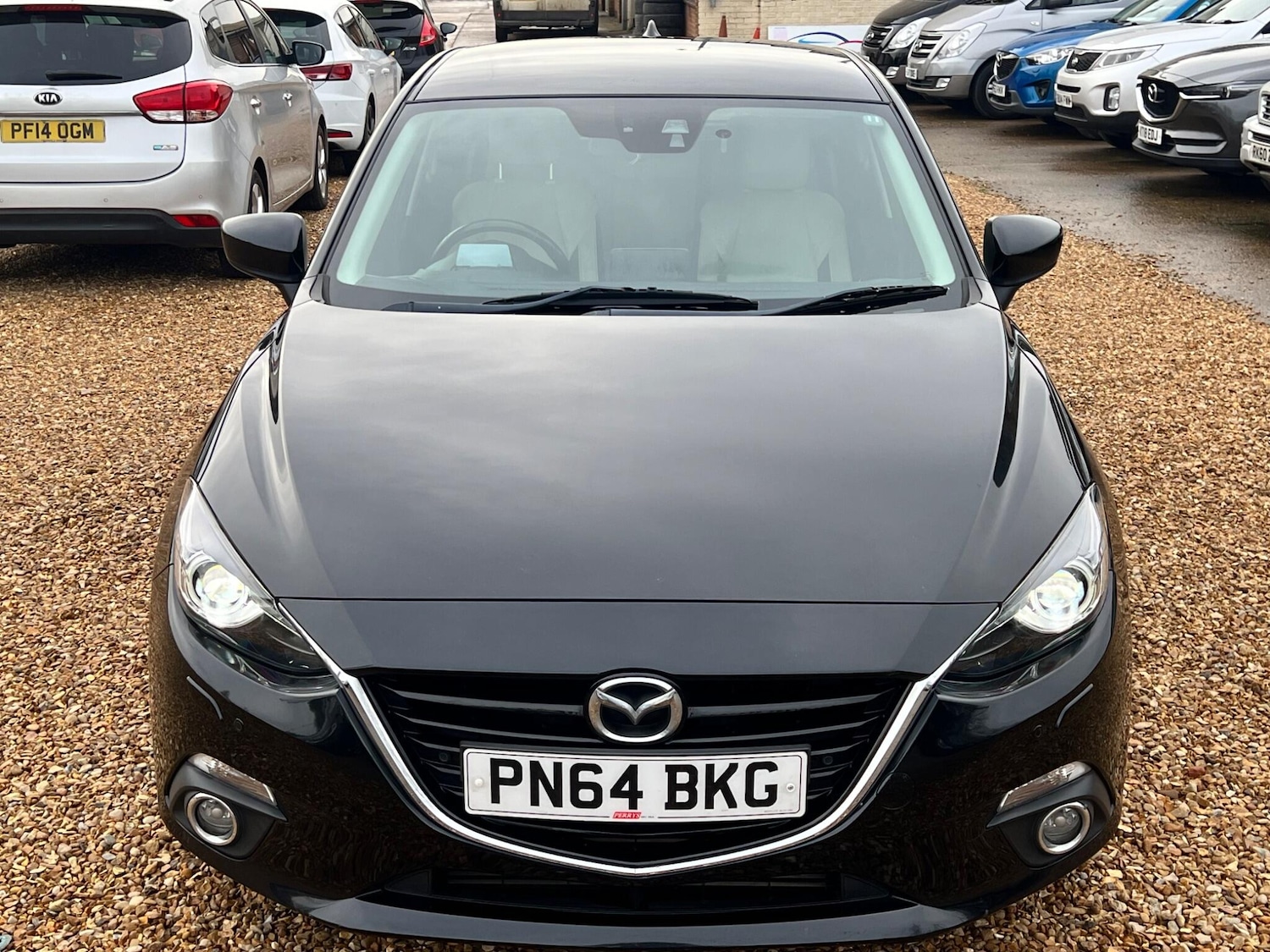 Used Mazda Mazda3 2014 for sale - 77940778: Photo 2