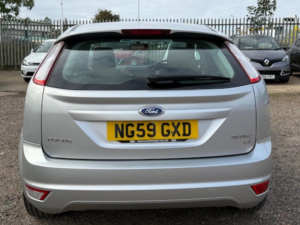 Used Ford Focus 2010 for sale - 76032043: Photo 14