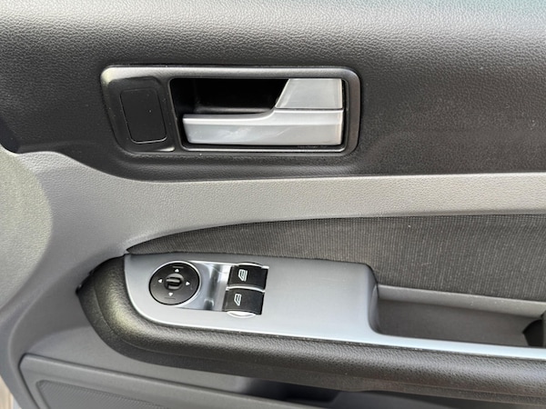 Used Ford Focus 2010 for sale - 76032043: Photo 17