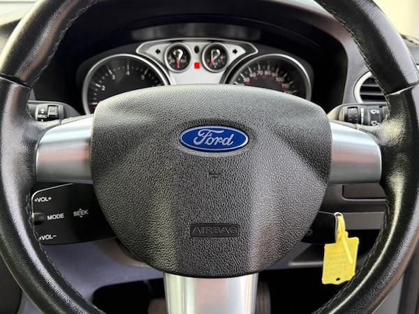 Used Ford Focus 2010 for sale - 76032043: Photo 23