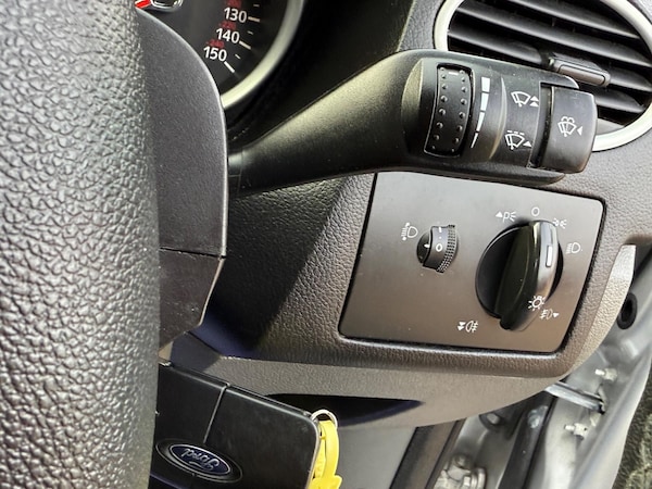 Used Ford Focus 2010 for sale - 76032043: Photo 25