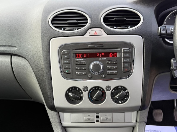 Used Ford Focus 2010 for sale - 76032043: Photo 27