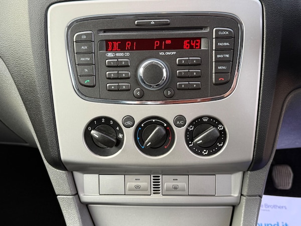 Used Ford Focus 2010 for sale - 76032043: Photo 28
