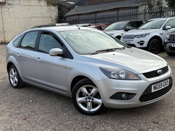 Used Ford Focus 2010 for sale - 76032043: Photo 2