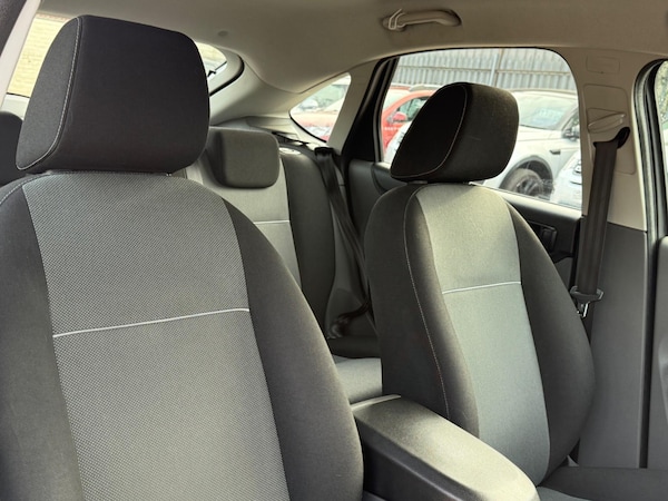 Used Ford Focus 2010 for sale - 76032043: Photo 33
