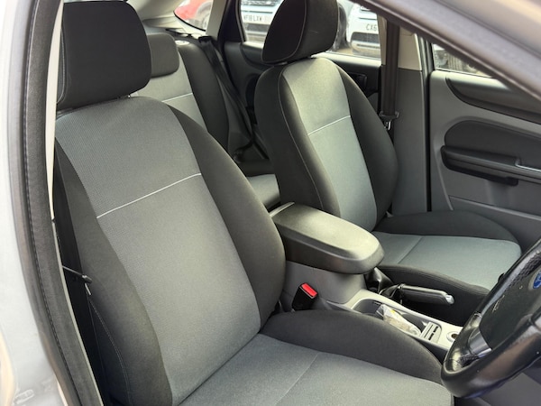 Used Ford Focus 2010 for sale - 76032043: Photo 34