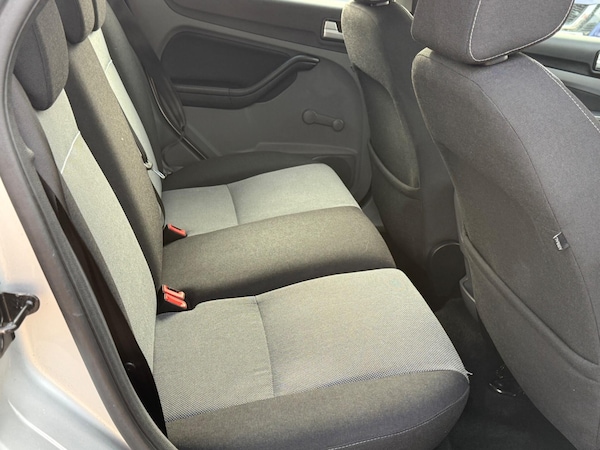 Used Ford Focus 2010 for sale - 76032043: Photo 35