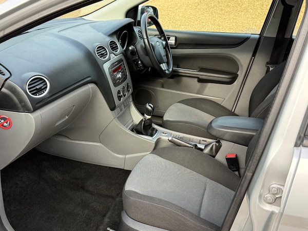 Used Ford Focus 2010 for sale - 76032043: Photo 37