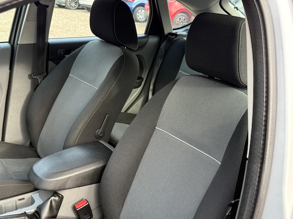 Used Ford Focus 2010 for sale - 76032043: Photo 38
