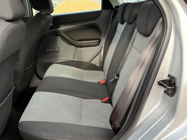 Used Ford Focus 2010 for sale - 76032043: Photo 40