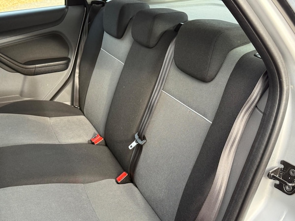 Used Ford Focus 2010 for sale - 76032043: Photo 41