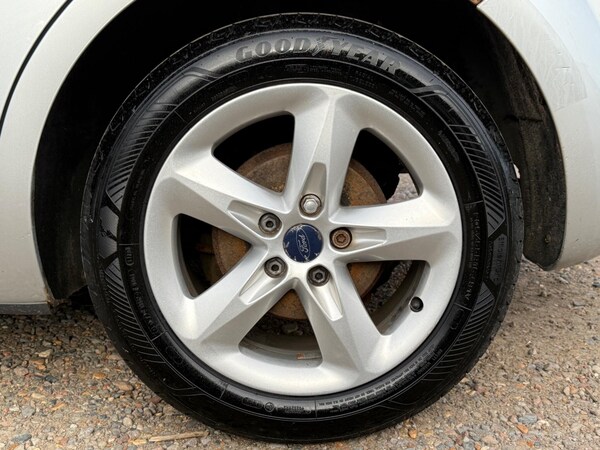 Used Ford Focus 2010 for sale - 76032043: Photo 43
