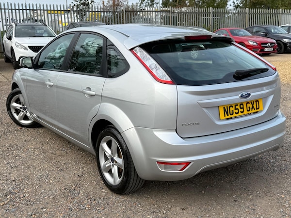 Used Ford Focus 2010 for sale - 76032043: Photo 4