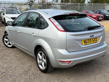 Used Ford Focus 2010 for sale - 76032043: Photo 4
