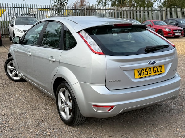 Used Ford Focus 2010 for sale - 76032043: Photo 5