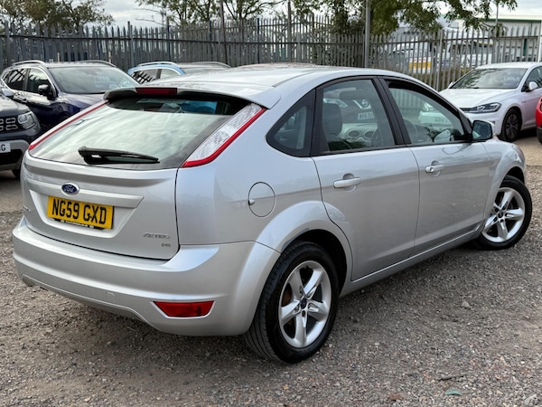 Used Ford Focus 2010 for sale - 76032043: Photo 7