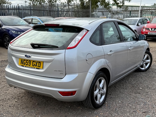 Used Ford Focus 2010 for sale - 76032043: Photo 8