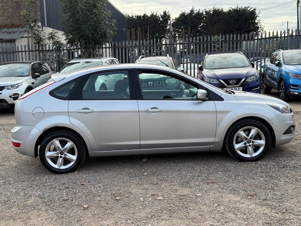 Used Ford Focus 2010 for sale - 76032043: Photo 9