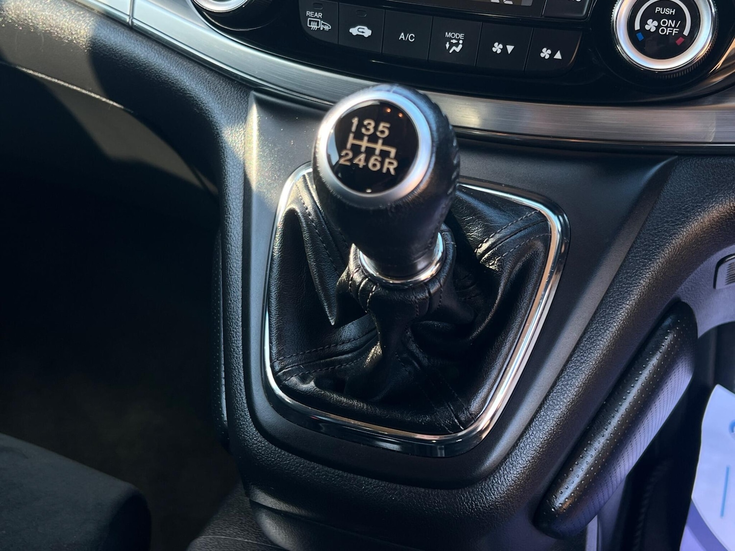 Used Honda CR-V 2017 for sale - 76446394: Photo 41