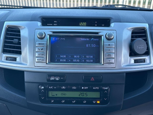 Used Toyota Hilux 2013 for sale - 75600909: Photo 19