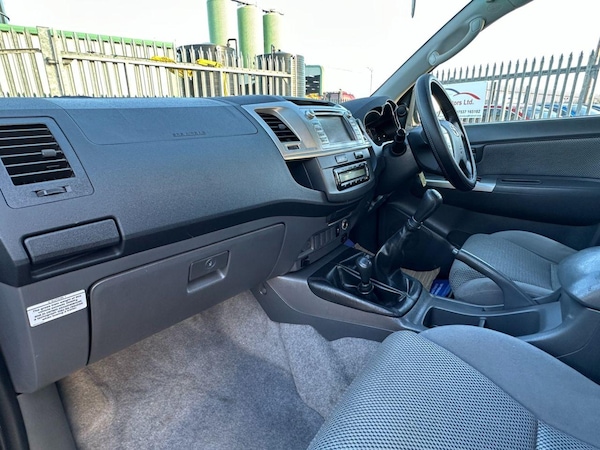 Used Toyota Hilux 2013 for sale - 75600909: Photo 35