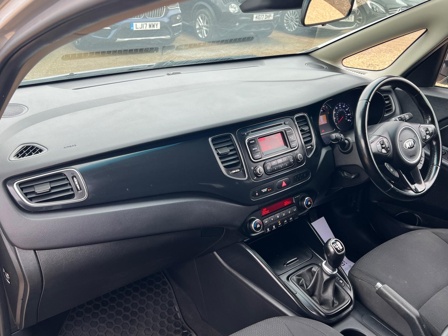 Used Kia Carens 2014 for sale - 77982264: Photo 2