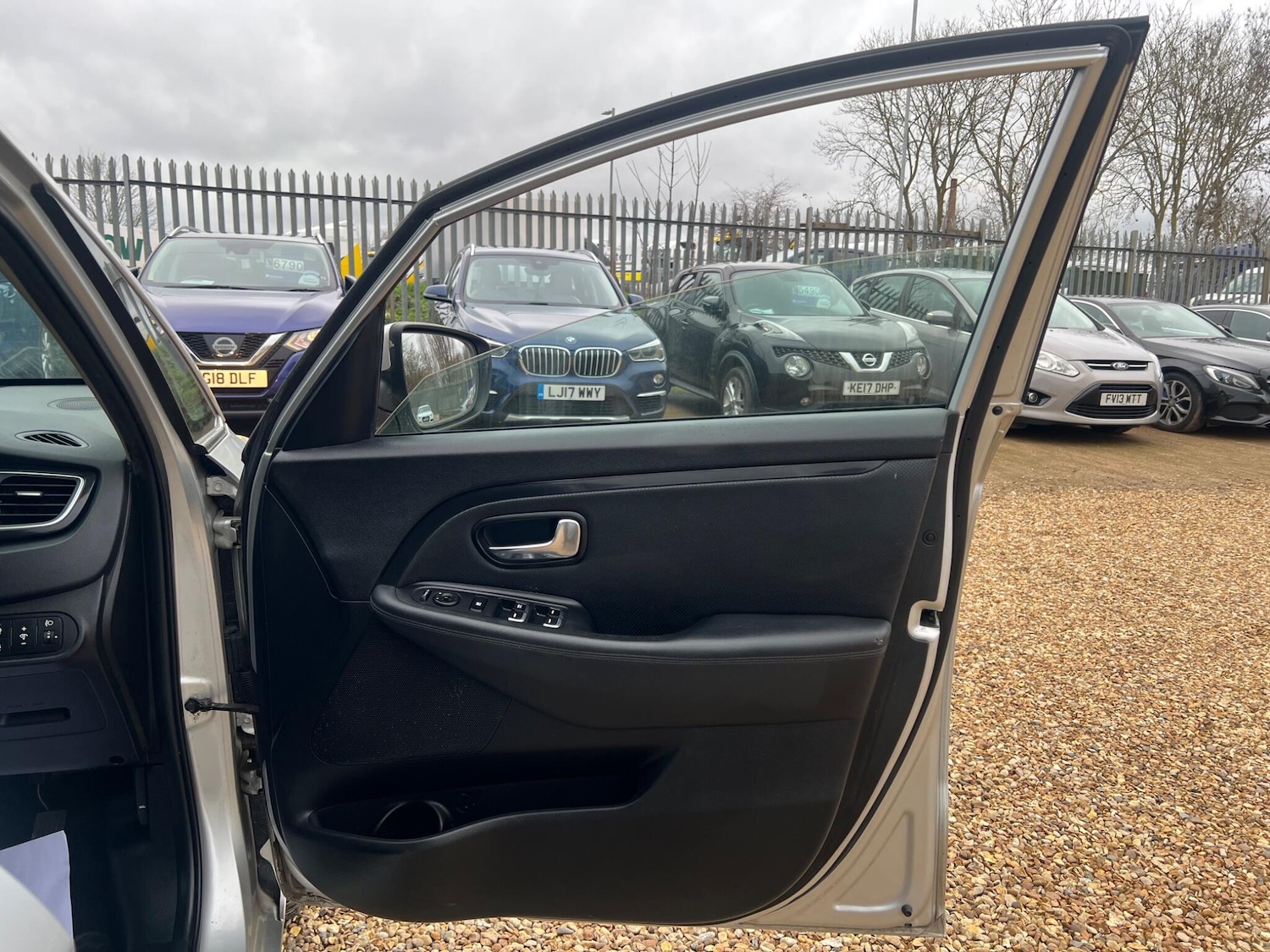 Used Kia Carens 2014 for sale - 77982264: Photo 25