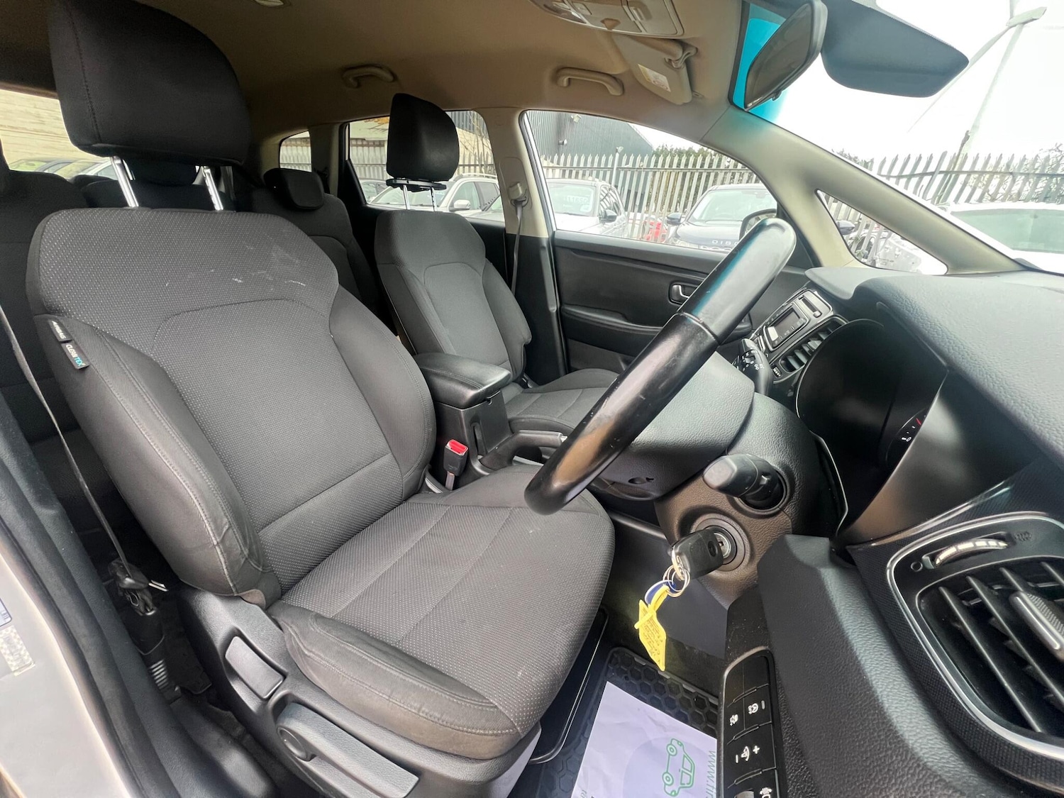 Used Kia Carens 2014 for sale - 77982264: Photo 28