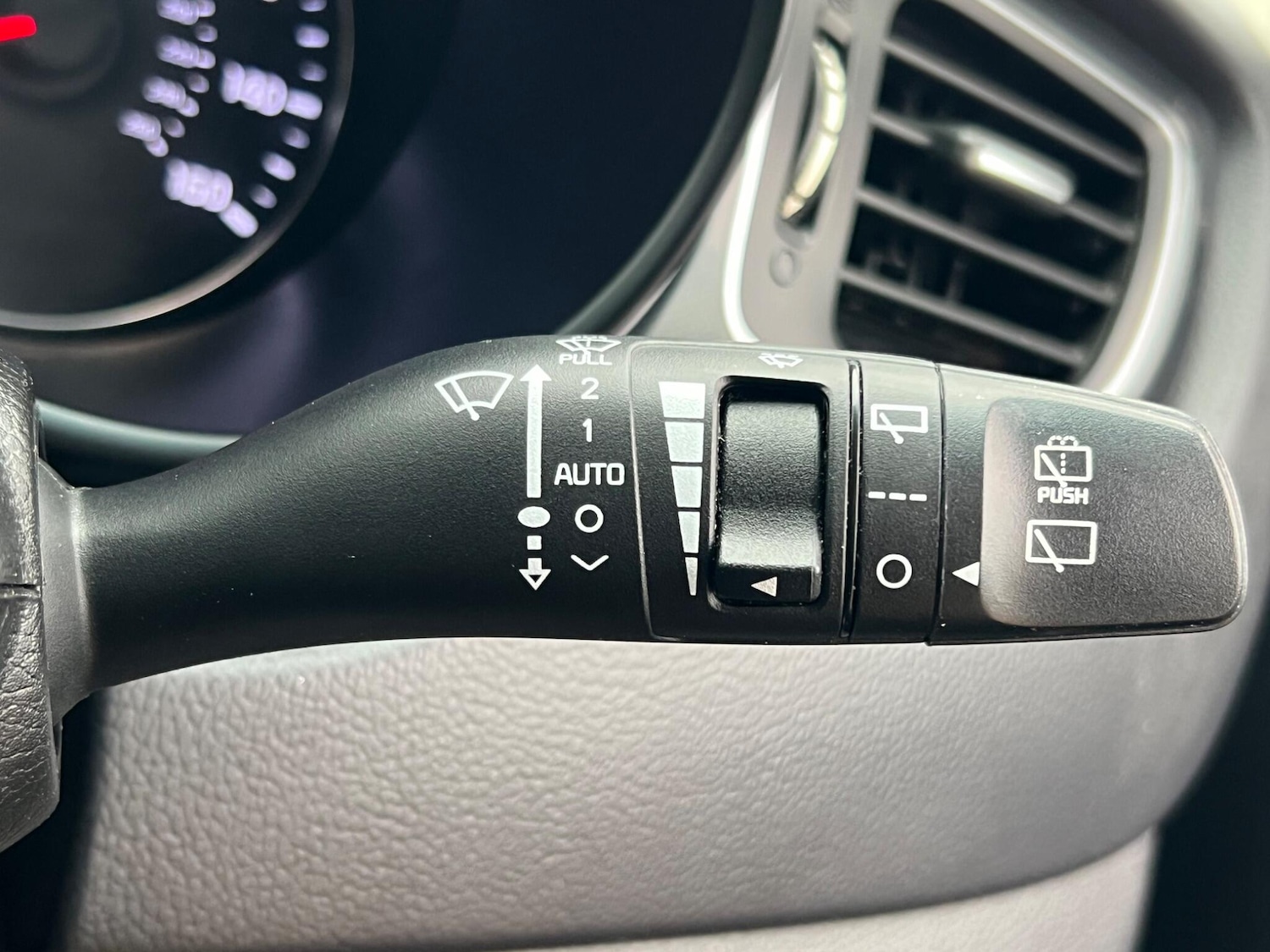 Used Kia Carens 2014 for sale - 77982264: Photo 37