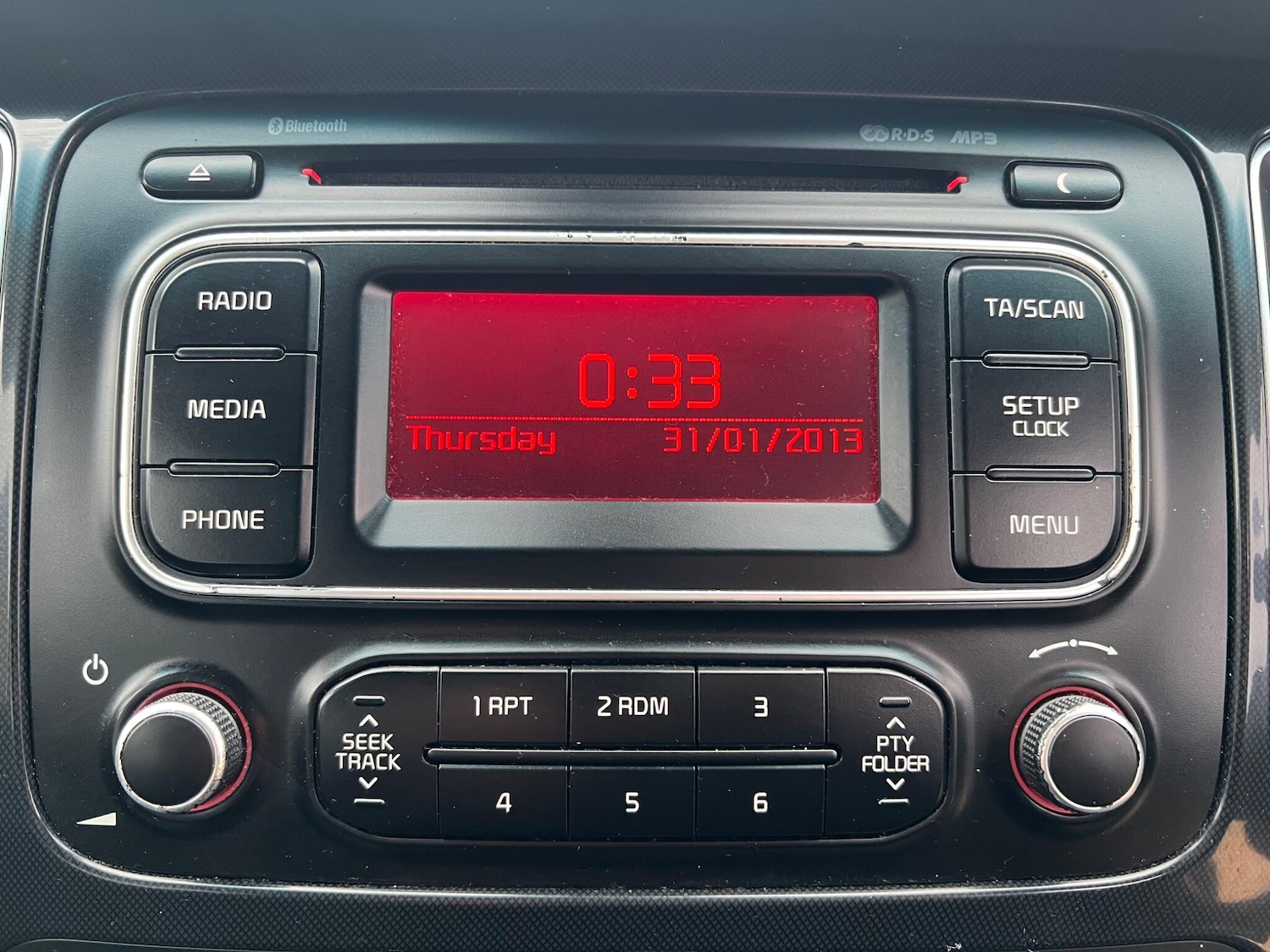 Used Kia Carens 2014 for sale - 77982264: Photo 40