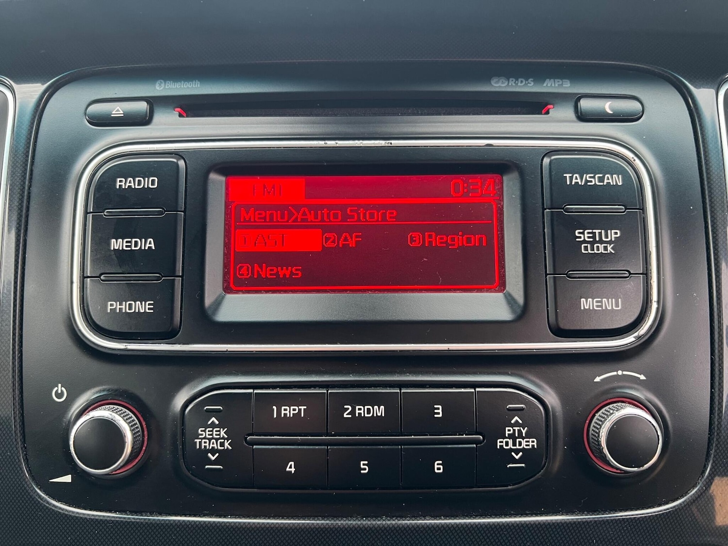 Used Kia Carens 2014 for sale - 77982264: Photo 44