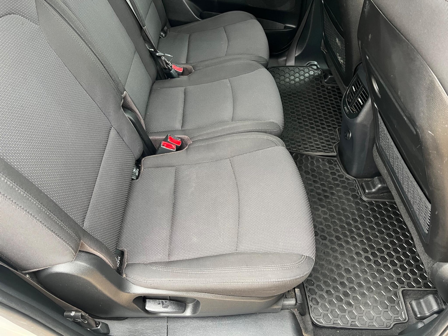 Used Kia Carens 2014 for sale - 77982264: Photo 64