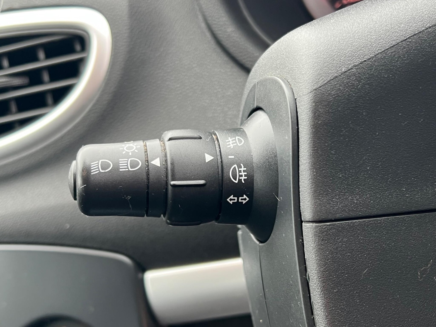 Used Renault Clio 2009 for sale - 77155390: Photo 28