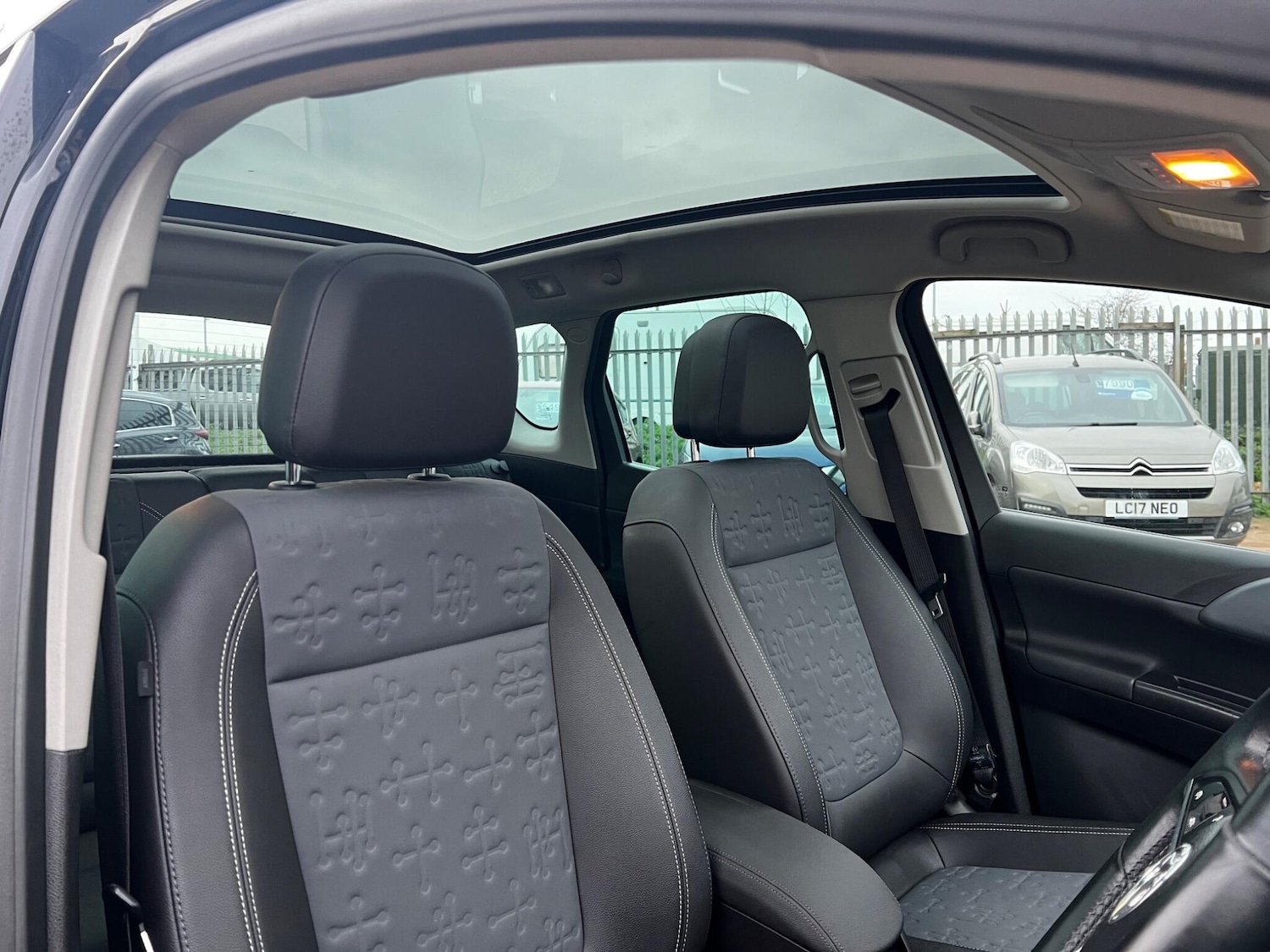 Used Vauxhall Meriva 2011 for sale - 76975839: Photo 18