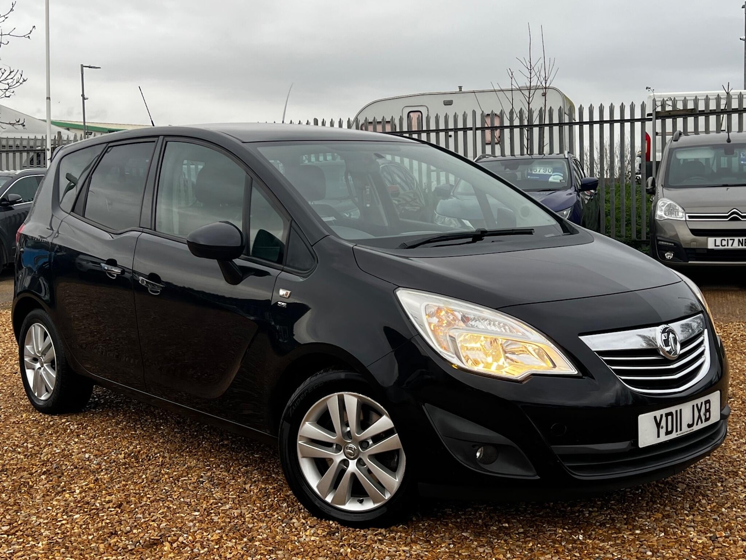 Used Vauxhall Meriva 2011 for sale - 76975839: Photo 2