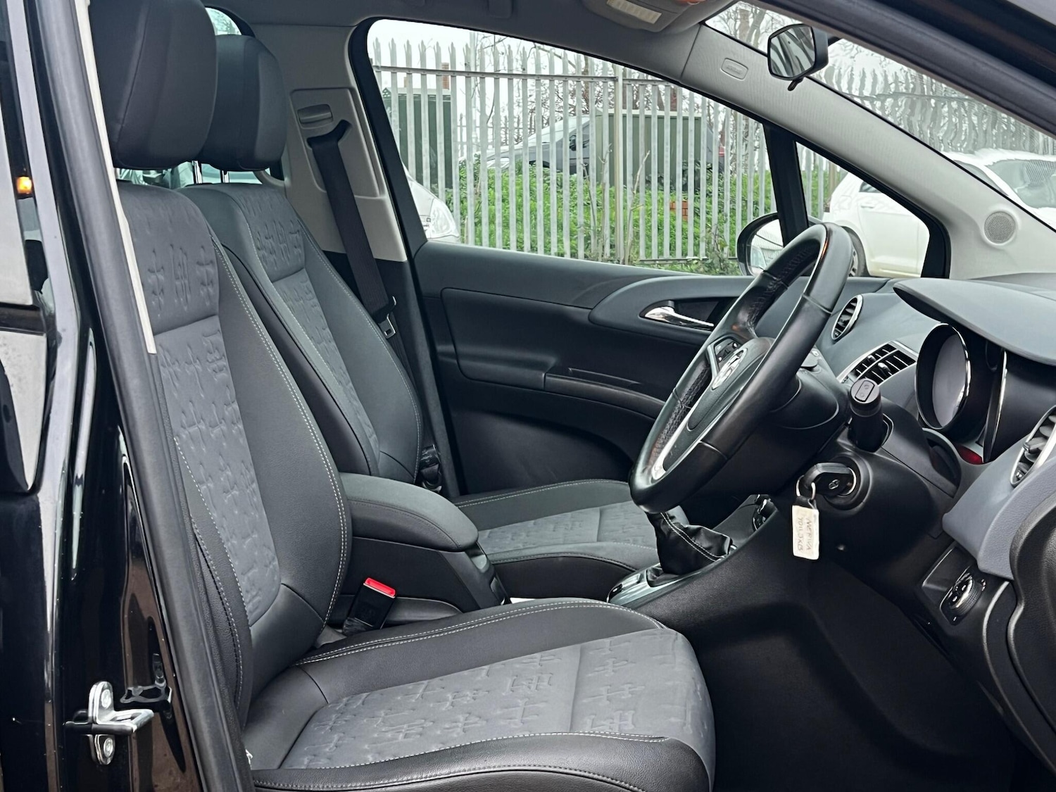 Used Vauxhall Meriva 2011 for sale - 76975839: Photo 20