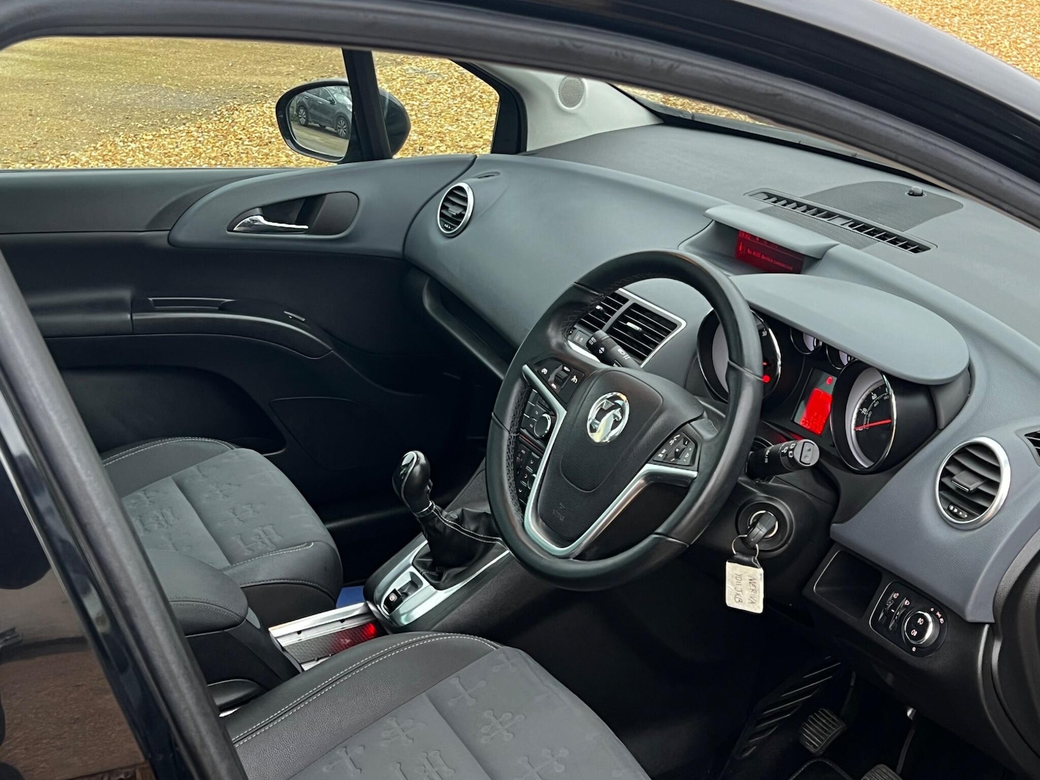 Used Vauxhall Meriva 2011 for sale - 76975839: Photo 21