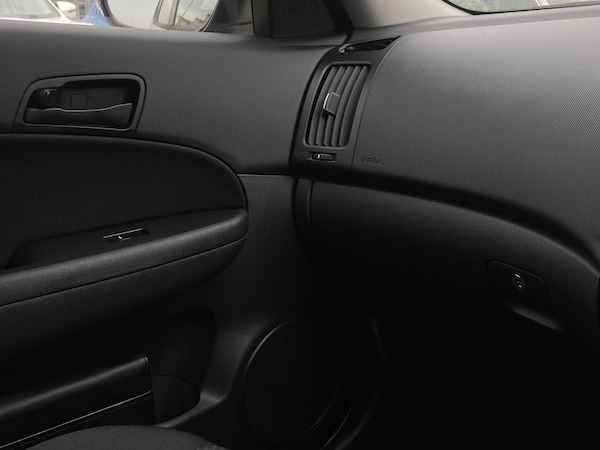 Used Hyundai i30 2010 for sale - 76259985: Photo 46