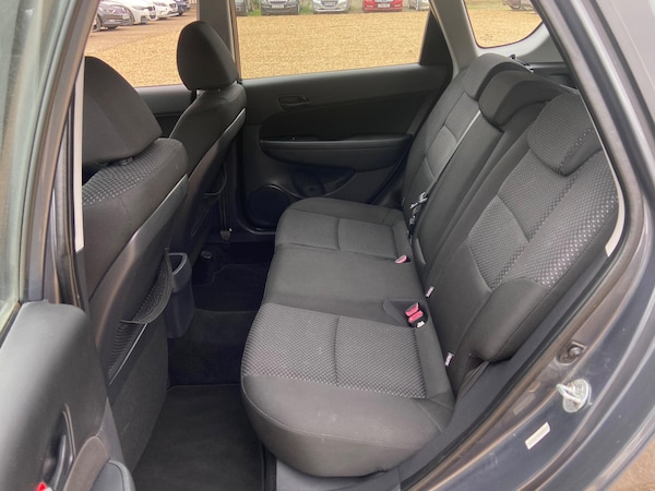 Used Hyundai i30 2010 for sale - 76259985: Photo 59