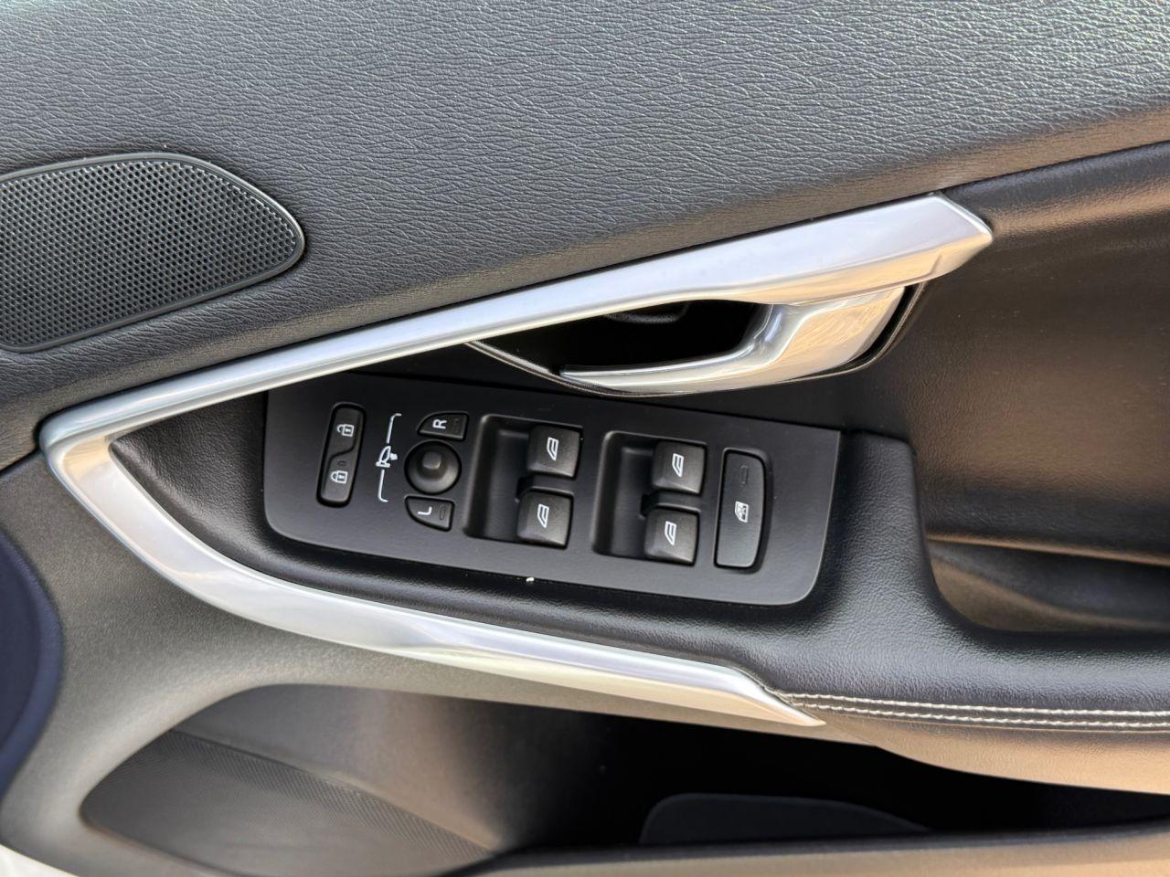 Used Volvo V40 2015 for sale - 76099377: Photo 22