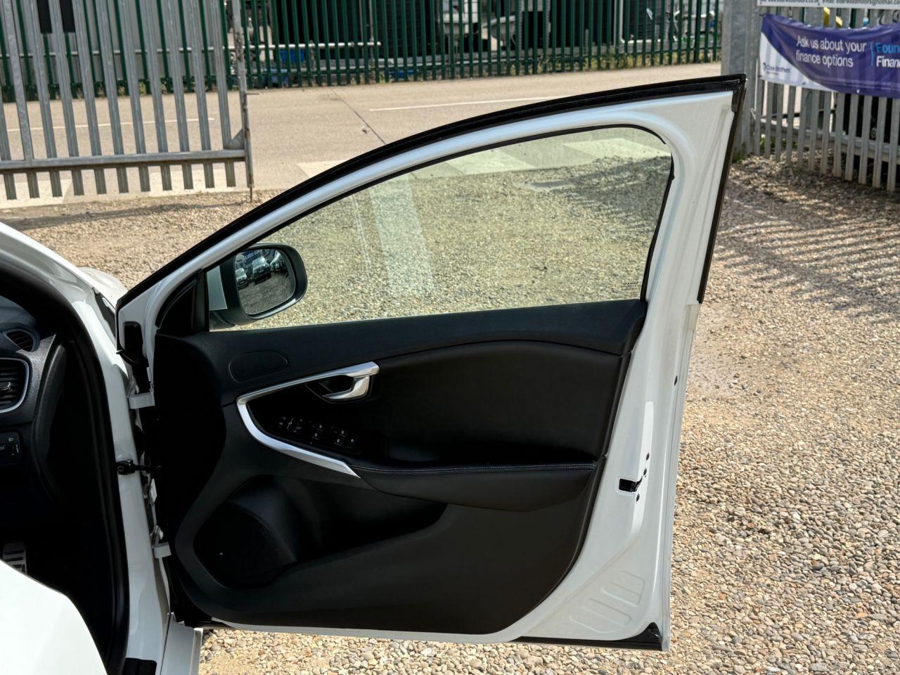 Used Volvo V40 2015 for sale - 76099377: Photo 31