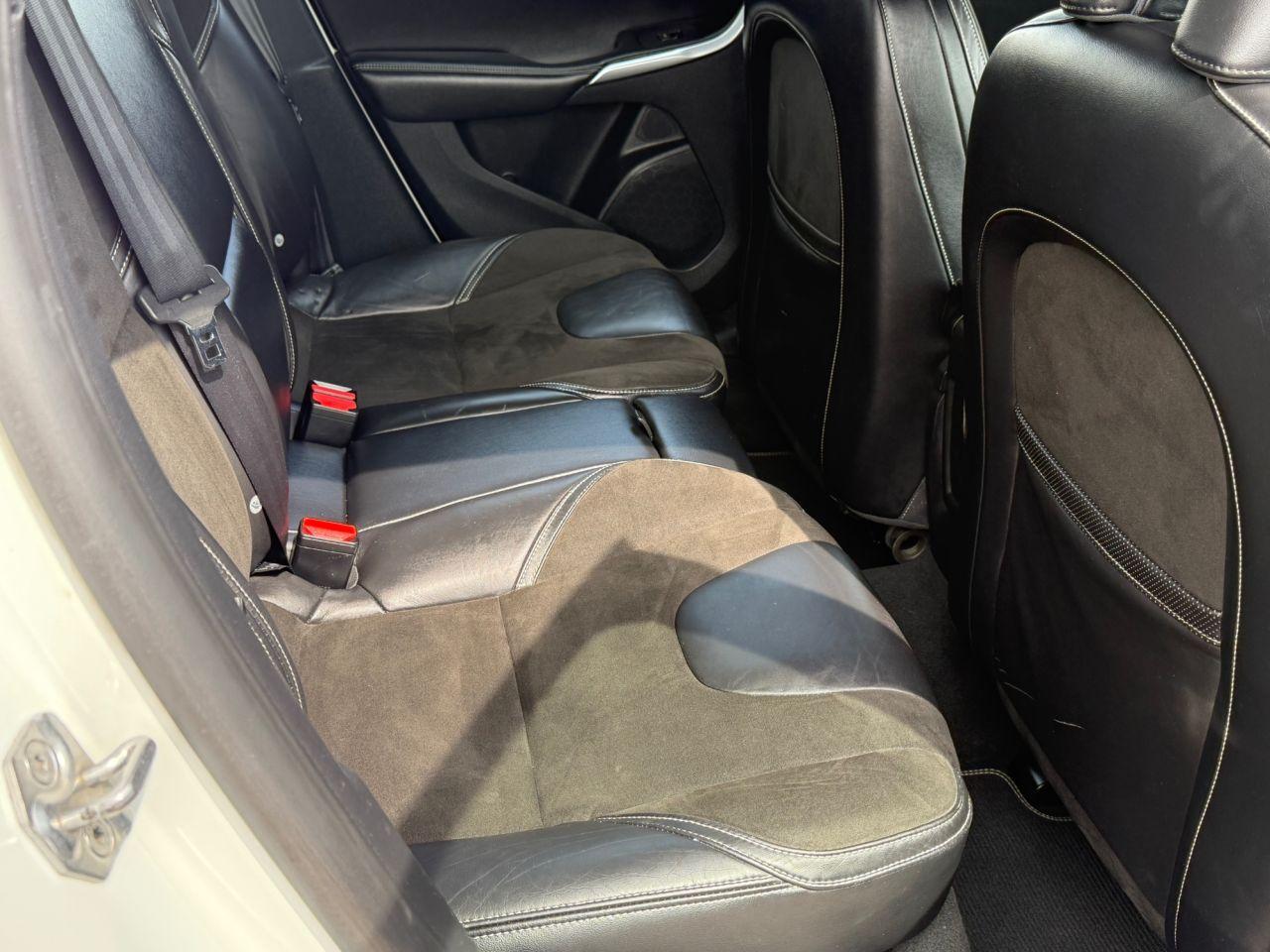 Used Volvo V40 2015 for sale - 76099377: Photo 32