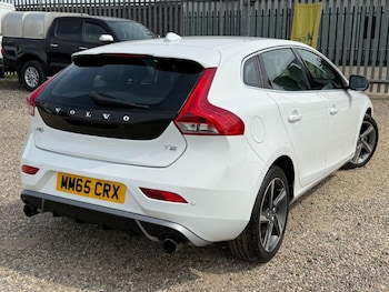 Used Volvo V40 2015 for sale - 76099377: Photo