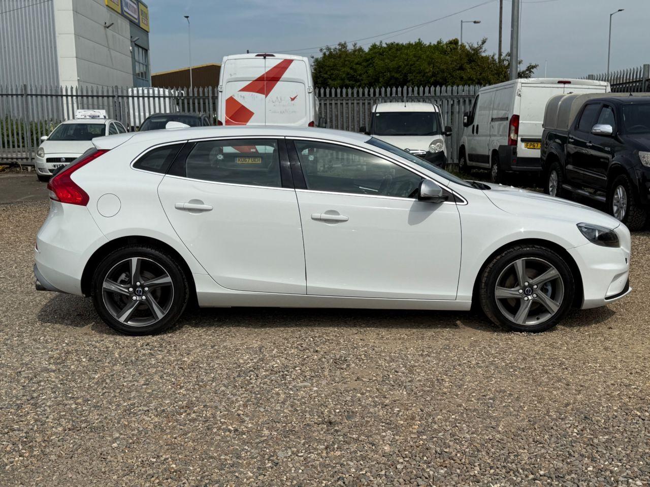 Used Volvo V40 2015 for sale - 76099377: Photo 7