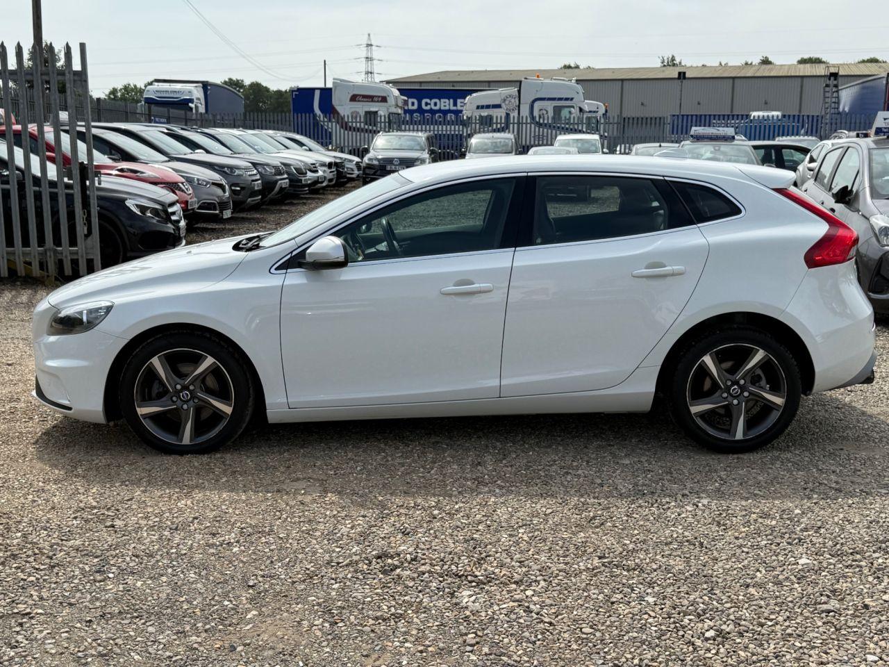 Used Volvo V40 2015 for sale - 76099377: Photo 8