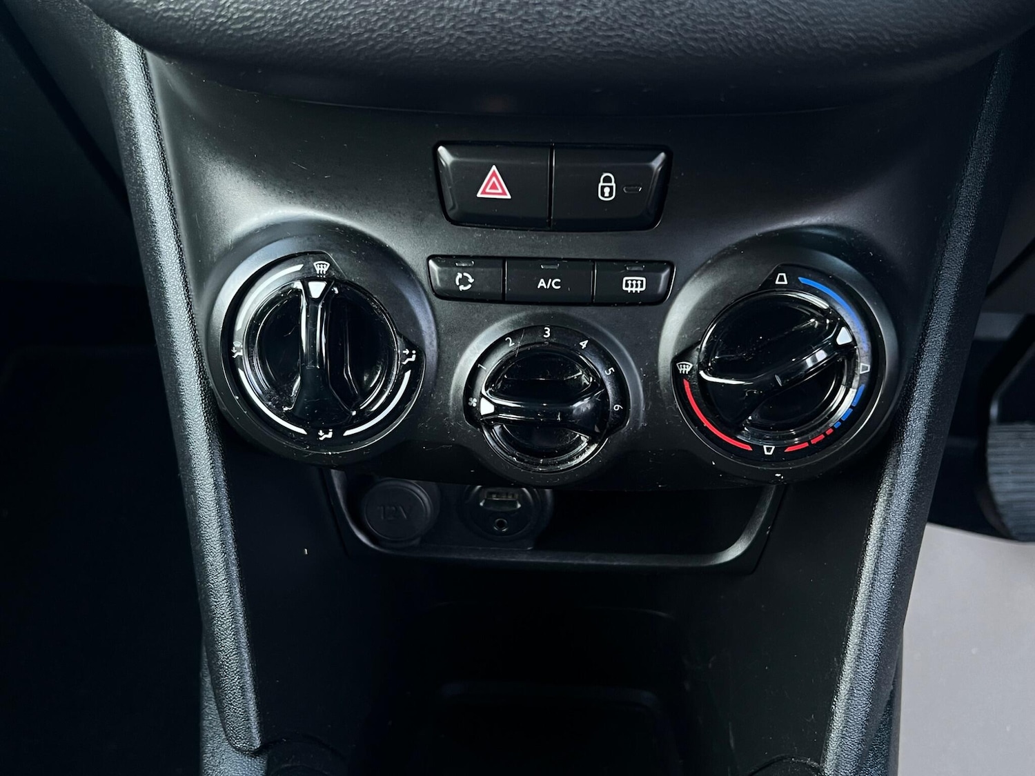 Used Peugeot 208 2015 for sale - 77030000: Photo 38