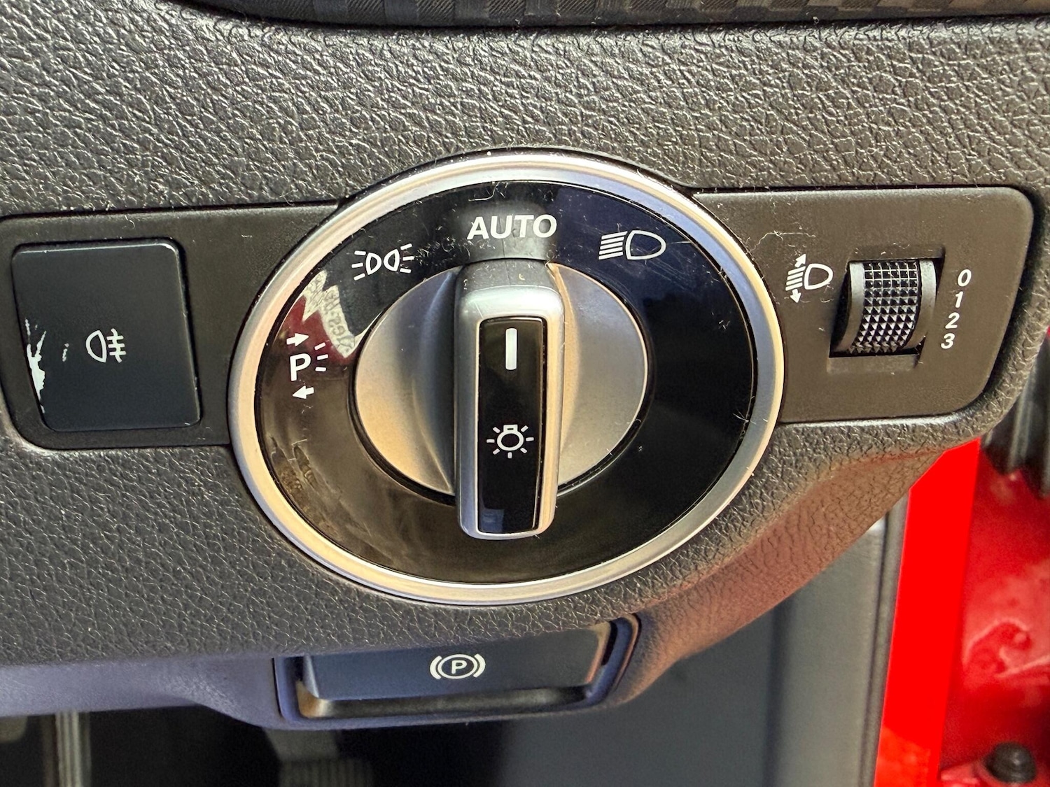 Used Mercedes-Benz A-Class 2015 for sale - 76592693: Photo 29